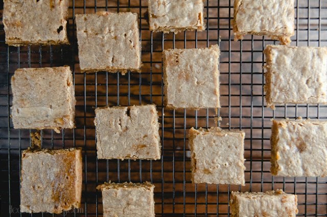 Brown Butter Banana Blondies #Recipe from @HealthyDelish