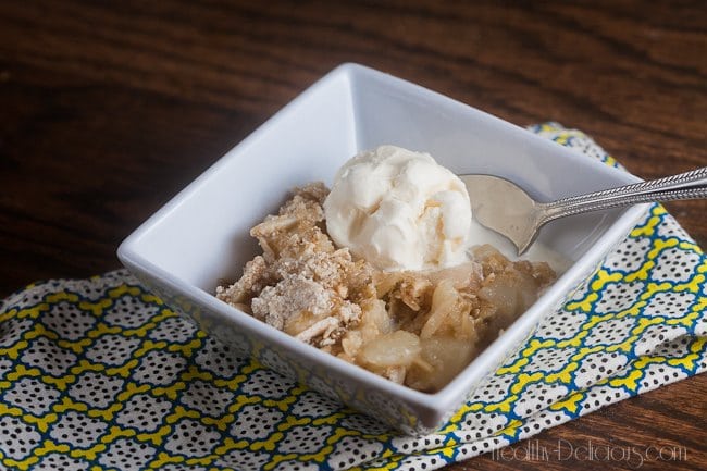 Pear and Almond Crumble | Healthy-Delicious.com